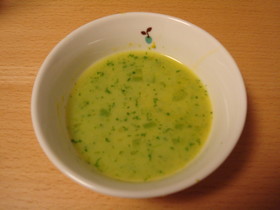 【猫ごはん】黄緑色の野菜スープ