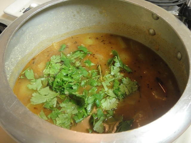 基本のサンバル（南インド豆スープ？）の画像