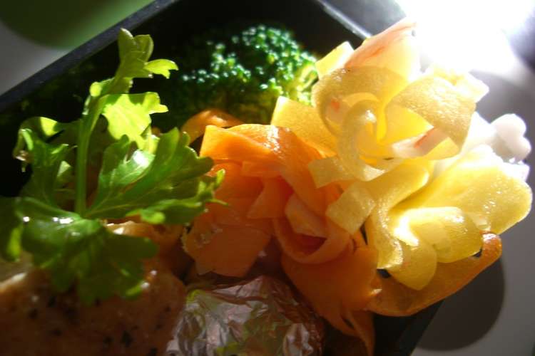 お弁当アイデア 薄焼き卵で綺麗なお花 レシピ 作り方 By Saki1010 クックパッド 簡単おいしいみんなのレシピが370万品