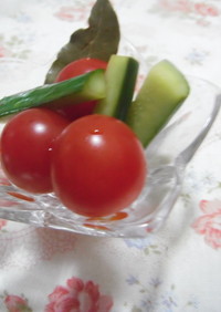 簡単常備菜☆きゅうりとトマトのピクルス