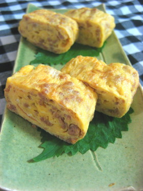 家族が大好きなひき肉入り卵焼き