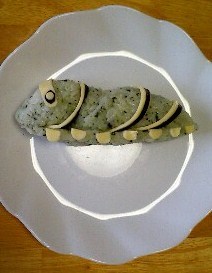 デコ弁にも✿　ご飯でアゲハの幼虫の画像