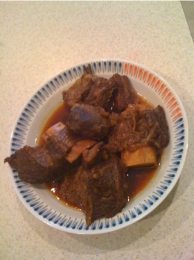 ボリュームたっぷりのショートリブの赤ワイン煮込みレシピ