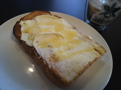 甘い朝食♡メープルチーズハニートースト♡の写真
