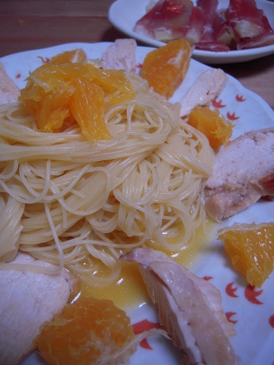 おうちカフェ☆オレンジと鶏肉の冷製パスタの写真