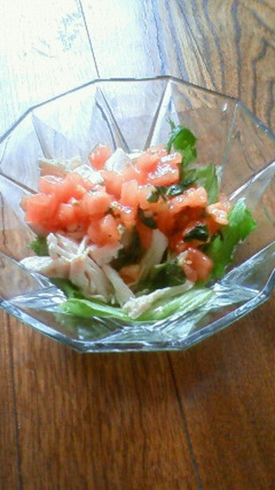 トマトバジルサラダ～手作りドレで～の写真
