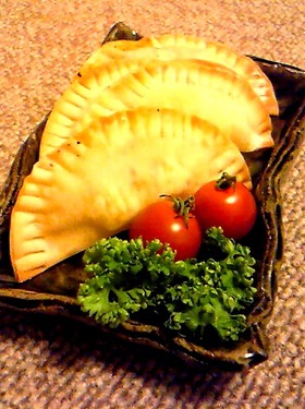 餃子の皮で!トマトとチーズのイタリアン♪