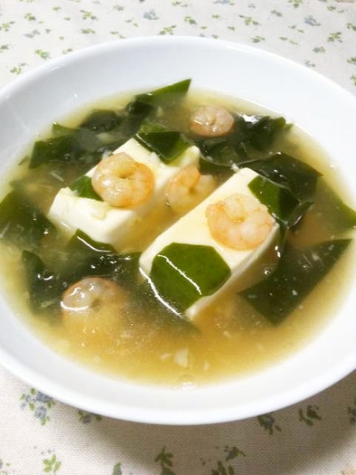 豆腐とエビの生姜スープの写真