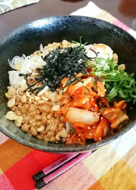 1人暮らしの簡単ランチ 納豆キムチうどん
