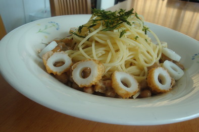 冷たい納豆＆ちくわのスパゲッティの写真