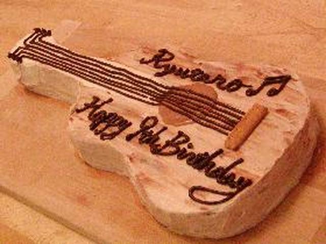 ギター好きに捧げる ギターのケーキ レシピ 作り方 By カヨゴン クックパッド