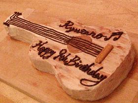 ギター好きに捧げる　ギターのケーキの画像