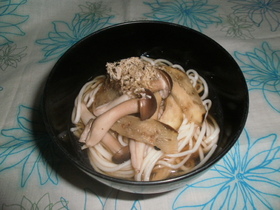 なすとしめじのめんつゆ☆とろろ昆布のせ