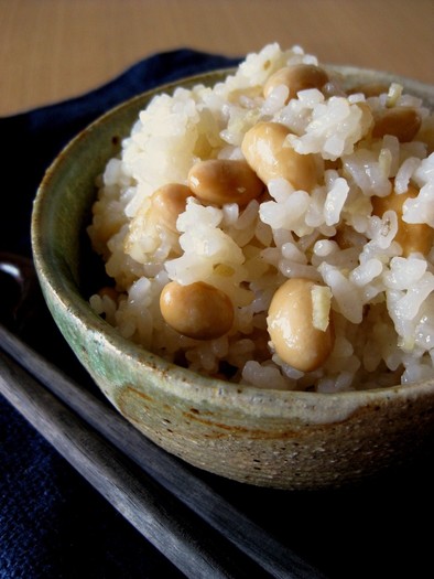 生姜と大豆の炊き込みご飯の写真