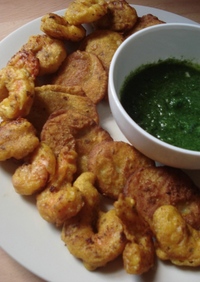 インドの天ぷら：海老と野菜のパコラ