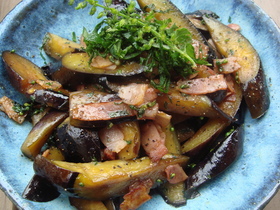 ナスとベーコンの青じそ風味✿炒め