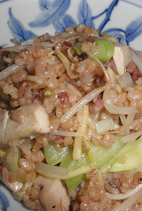 食べるラー油もやしと青梗菜の鶏チャーハン