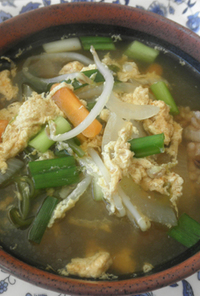 玄米でピリ辛野菜のスープご飯（クッパ）
