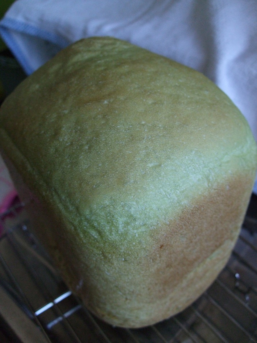 ☆ＨＢで☆ノンオイル米粉パン（抹茶風味）の画像