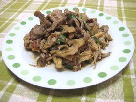 すっぱ旨♡豚肉ときのこの梅肉大葉炒め