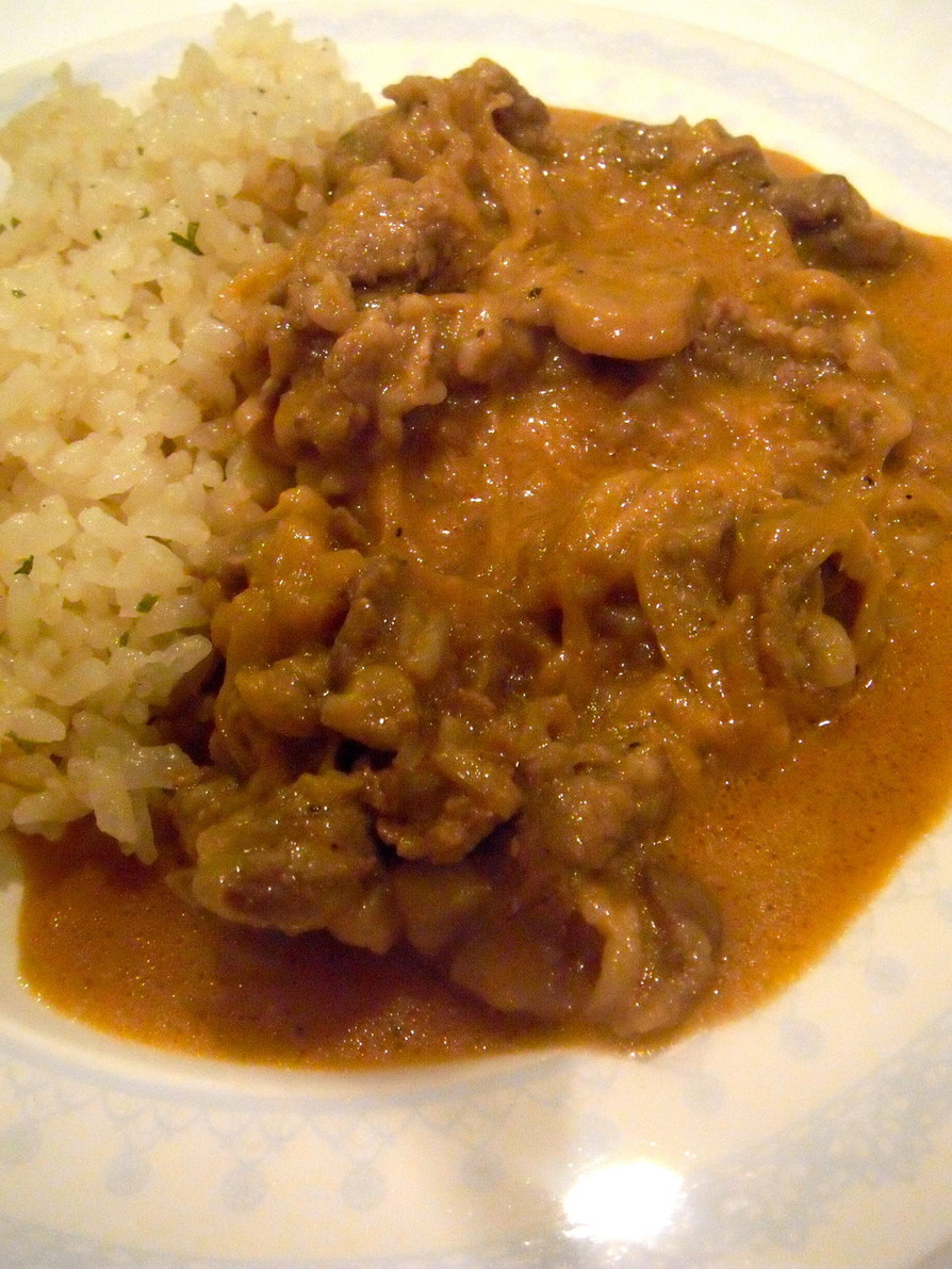 牛ひき肉ストロガノフのレシピ