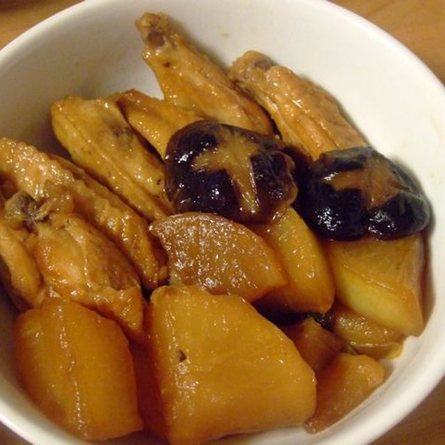 鶏手羽中と大根煮 圧力鍋で簡単 レシピ 作り方 By Moriam クックパッド