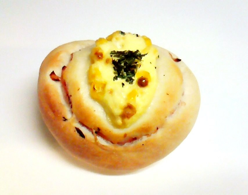 パンの成形　パン屋さんのハムマヨコーンの画像