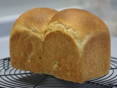 自家製酵母で　うちの１００％米粉食パンの写真