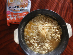 インスタントラーメンで♡カレー味噌味