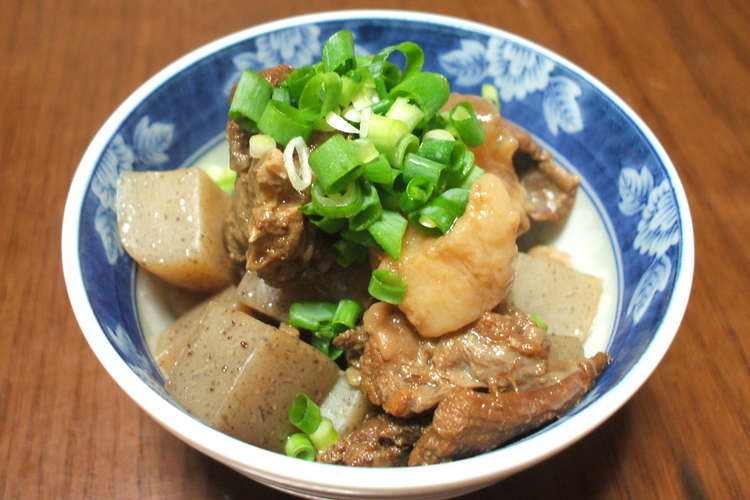 簡単おつまみ 牛すじとこんにゃくの煮込み レシピ 作り方 By まろる クックパッド 簡単おいしいみんなのレシピが357万品
