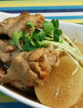 圧力鍋で♪トロトロ鶏手羽と大根の煮物