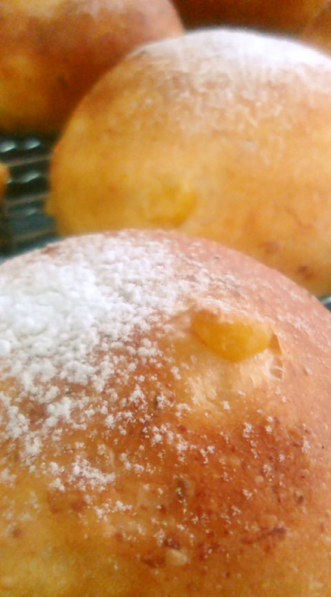 トマト×コーン パンの画像