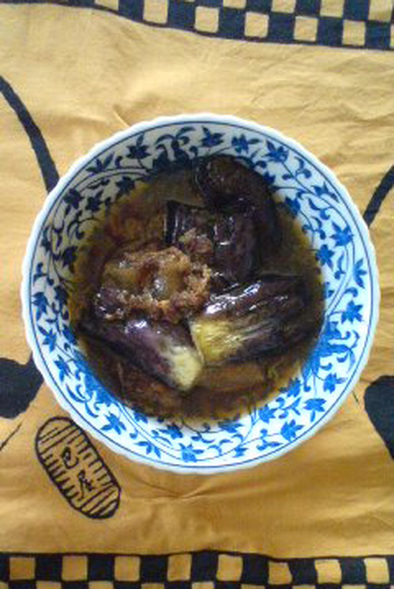 レトルト牛丼に焼き茄子プラスで手作りの味の写真