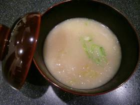 簡単・美味しい~れんこんとネギの味噌汁♪
