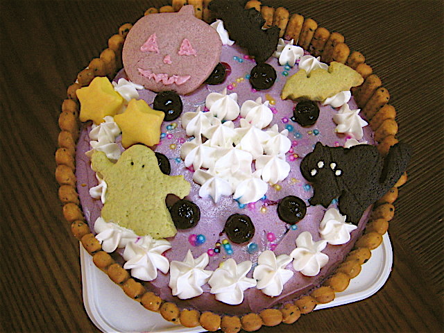 お菓子で飾ろう♪のハロウィンケーキ☆の画像