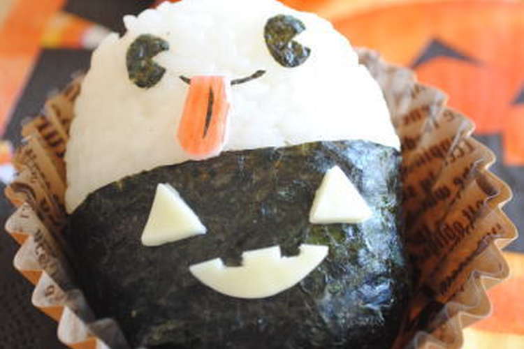 簡単かわいい ハロウィンデコおにぎり レシピ 作り方 By まゃたん クックパッド 簡単おいしいみんなのレシピが376万品