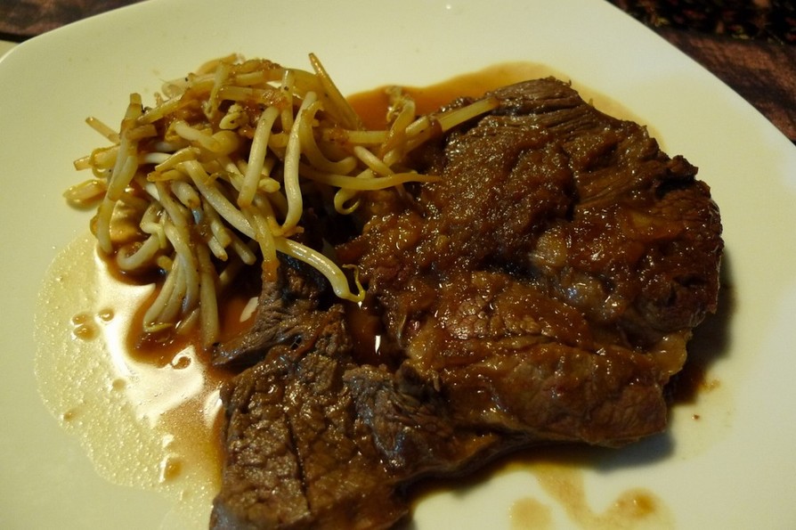 安い牛肉でつくるステーキ☆の画像