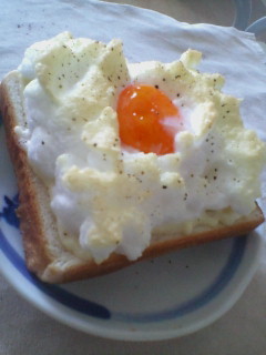 【簡単】卵白消費に♪雪山トースト【朝食】の画像