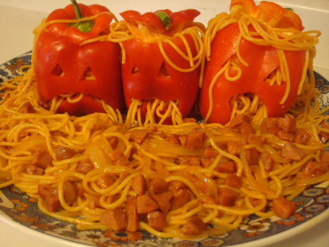 ハロウィンのミミズスパゲティーの画像