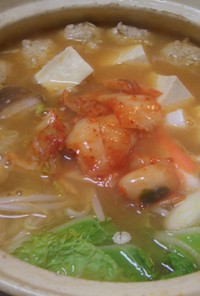 キムチ風味の肉団子鍋