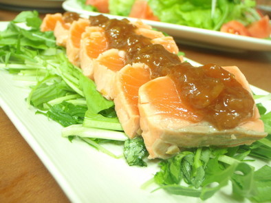 ✿炙りサーモンの梅肉ソースがけ✿の写真
