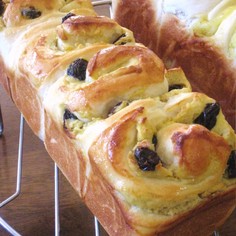 LOVE♡黒豆♡芋な方に贈る折り込みパン