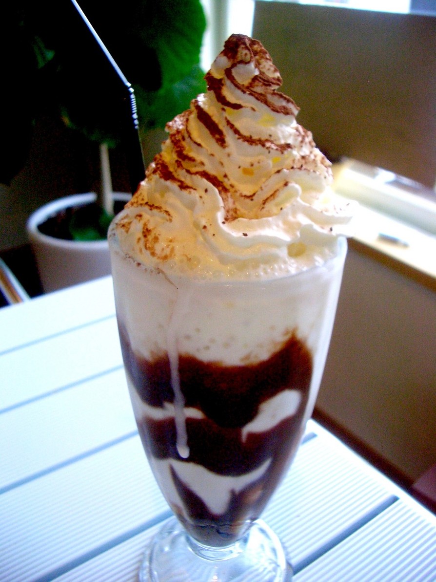 チョコレートシャムロックシェイクのレシピ（マクドナルドの模倣品）