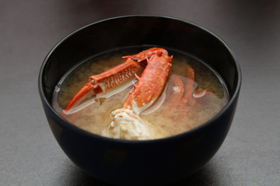渡り蟹のお味噌汁の写真