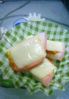 お弁当に☆かまぼこのカレーチーズ焼きの画像