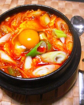 うま辛韓国料理☆スンドゥブチゲ