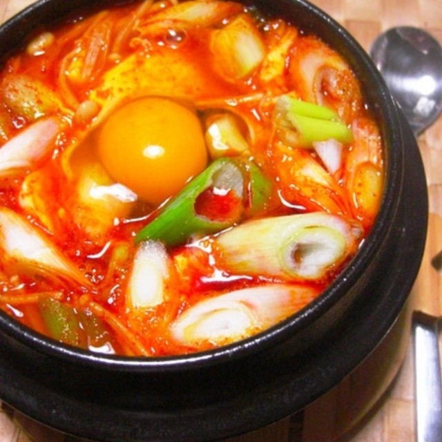 うま辛韓国料理 スンドゥブチゲ レシピ 作り方 By みーこぶーこ クックパッド