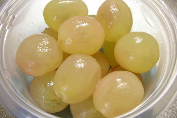 レッドグローブの皮のむき方 レシピ 作り方 By うららすもも クックパッド 簡単おいしいみんなのレシピが354万品