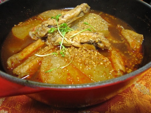 ルクルーゼで大根と鶏手羽のコチュジャン煮の画像