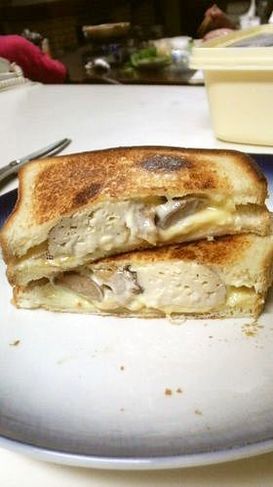 おでん大好きチーズホットサンド☆